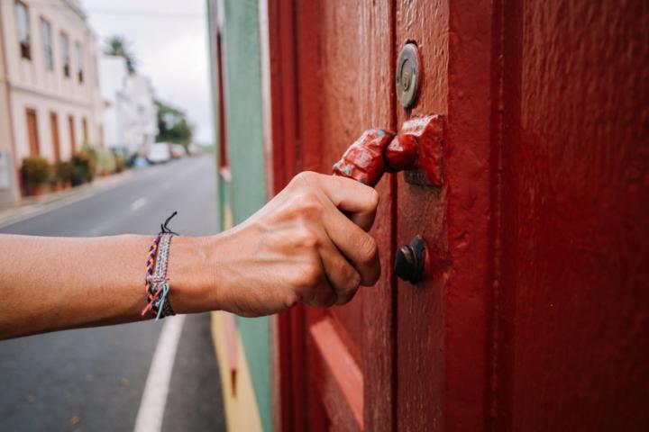 cerrar-puerta-portal-legalidad