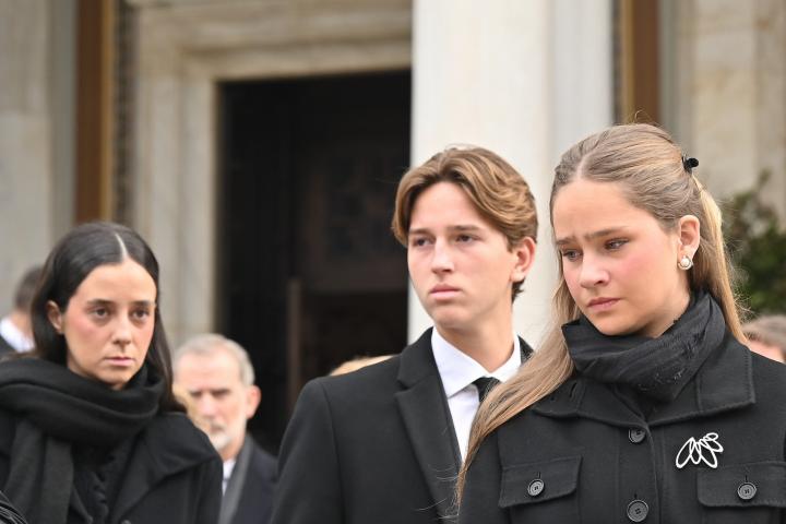 Victoria Federica, Aristides de Grecia e Irene Urdangarin en el funeral de Irene de Grecia en Atenas
