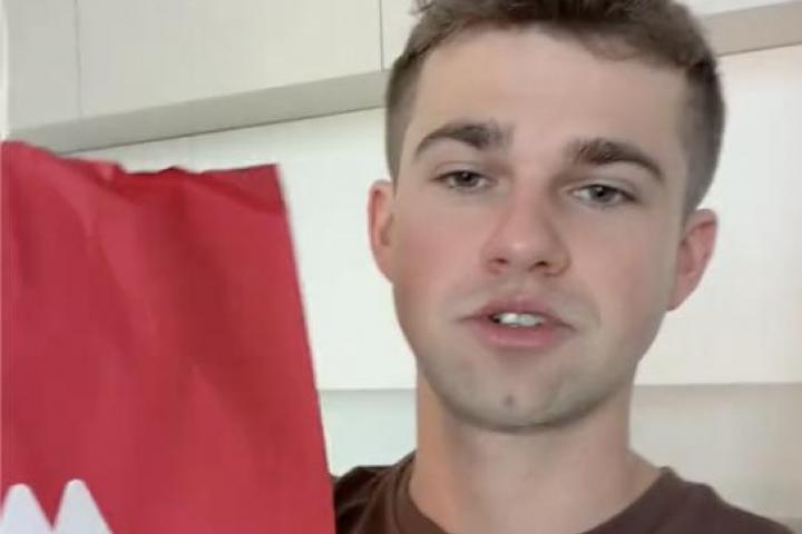 El creador de contenidos español, Hugo Kyoto, en uno de sus vídeos de TikTok.