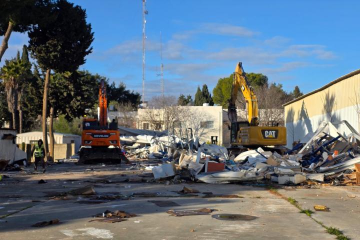 Imagen de la demolición de una propiedad de la UNRWA, difundida en redes sociales, el 20 de enero de 2026.