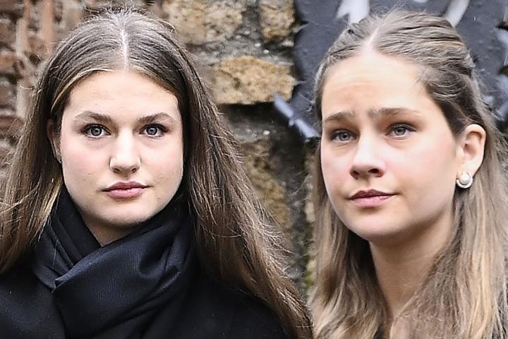 La princesa Leonor e Irene Urdangarin en el funeral de Irene de Grecia en Madrid