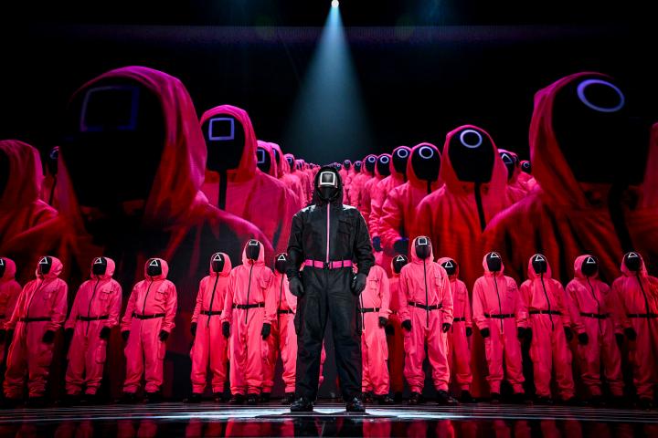 Imagen promocional de El juego del calamar, la serie a la que los trabajadores compararon el cuestionario interno de la empresa italiana.