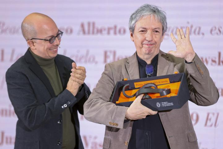 El escritor mexicano David Toscana, Premio Alfaguara 2026, uno de los más importantes en español, por la obra 'El ejército ciego'.