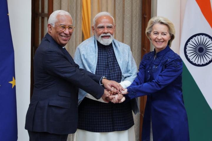 El presidente del Consejo Europeo, António Costa; el primer ministro de India, Narendra Modi; y la presidenta de la Comisión Europea, Ursula von der Leyen.
