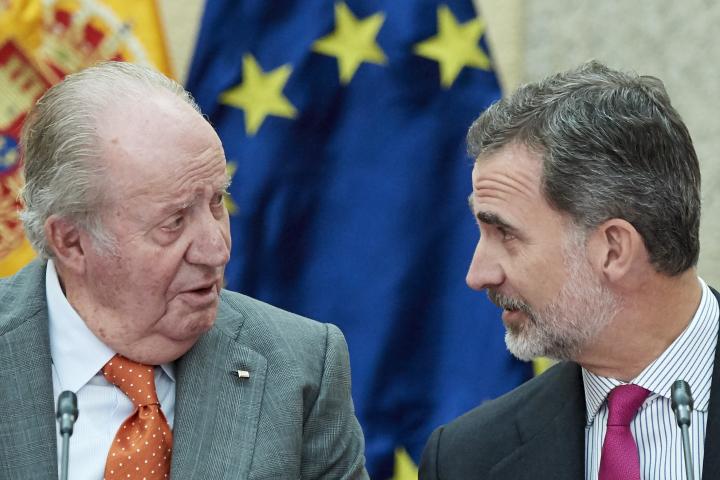 El rey Juan Carlos y Felipe VI en un acto de COTEC