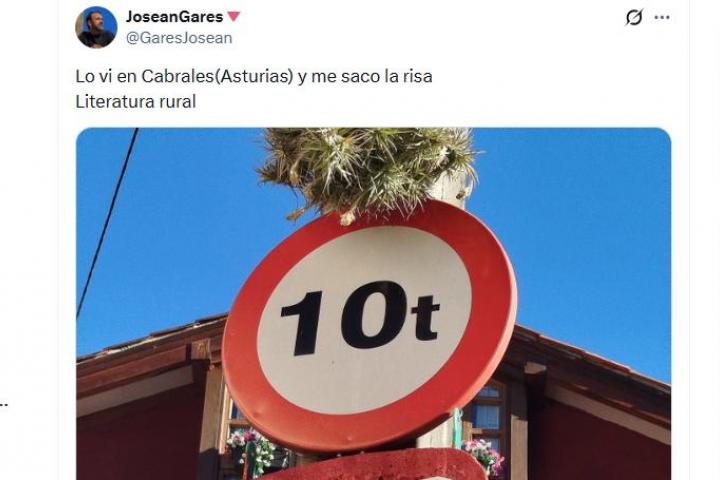 El tuit de @GaresJosean con la señal vista en Cabrales.