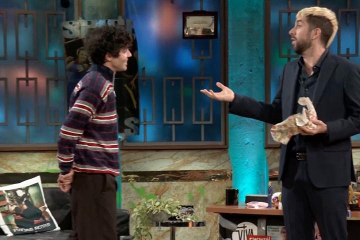 Javier Ambrossi y David Broncano en 'La Revuelta'.