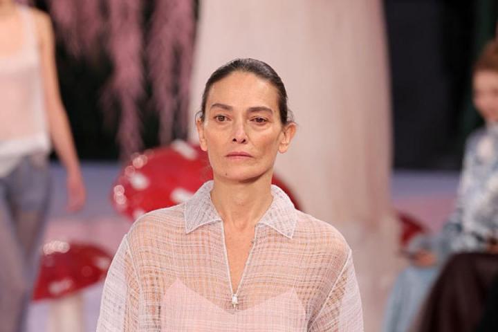 Laura Ponte, desfilando en París para Chanel