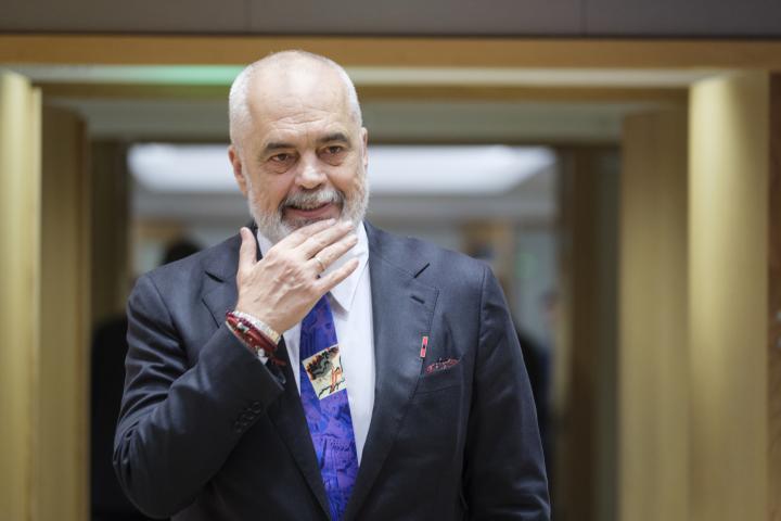 ministro-albania-ia-corrupcion