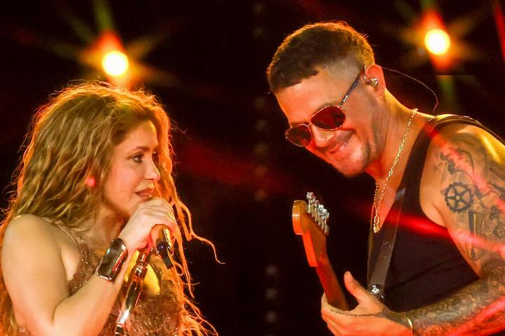 Shakira y Alejandro Sanz en un concierto en Miami en 2025