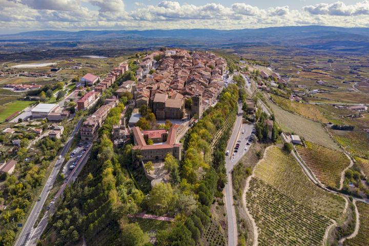 alt="alt="La Guardia town in Rioja Valley""