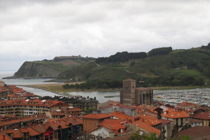 alt="alt="View of the town of Zumaya (Zumaia), Guipuzcoa, Basque Country, Spain. (Photo by Cristina Arias/Cover/Getty Images)""