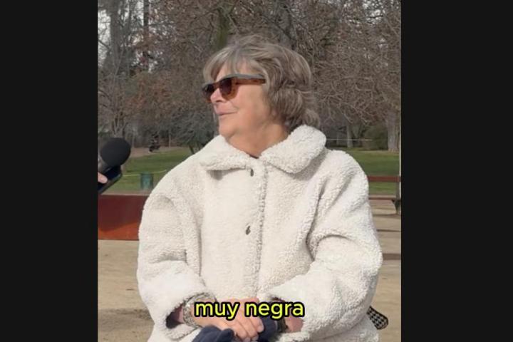 Una mujer durante la entrevista con el comunicador @Itsmario.