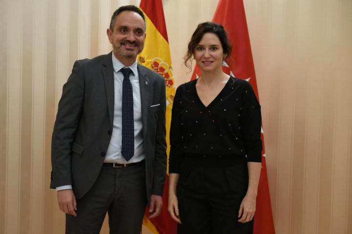 La presidenta de la Comunidad de Madrid, Isabel Díaz Ayuso, se reúne con el alcalde de Móstoles, Manuel Bautista, en la Real Casa de Correos, el 4 de marzo de 2024.
