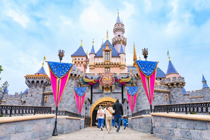 El Castillo de Disneyland es uno de los emblemas de la compañía y sus parques temáticos