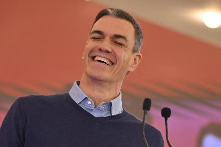 Pedro Sánchez riéndose, en un acto del PSOE en Aragón.