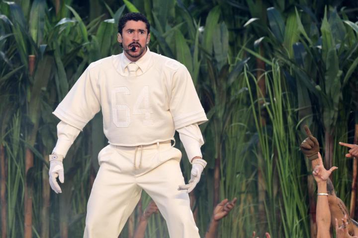 Bad Bunny, durante su actuación en la Super Bowl