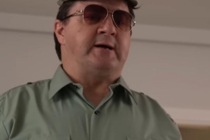 El actor Andoni Agirregomezkorta en una imagen de la serie vasca 'Vaya semanita'