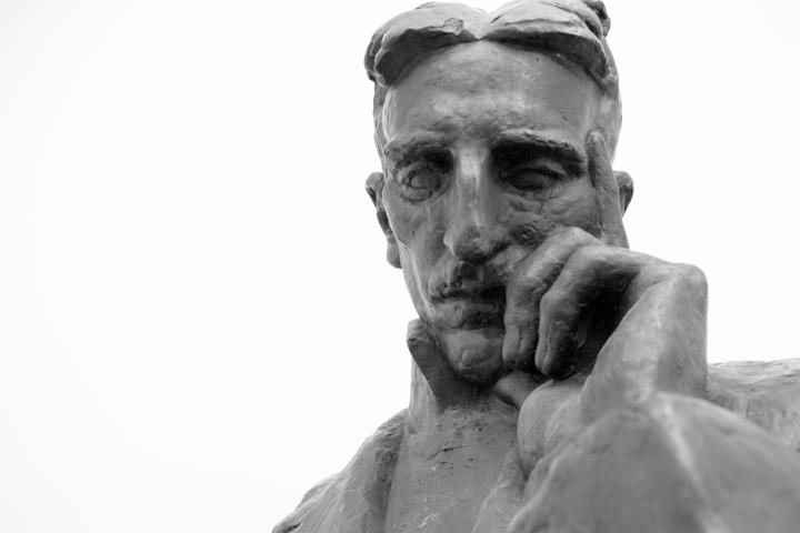 tesla-filosofia-vida-trabajo