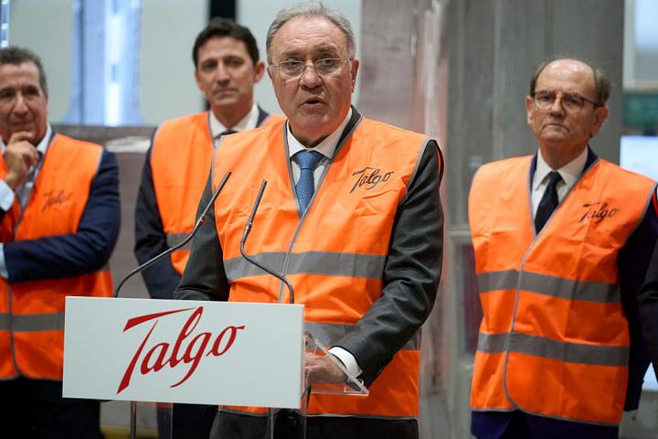El presidente de Sidenor, José Antonio Jainaga, en una visita reciente a las instalaciones de Talgo