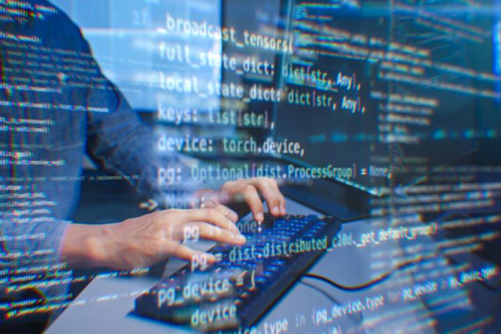 Un ingeniero de software trabajando, en una imagen de archivo