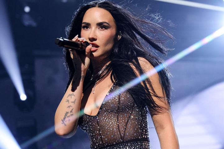 Demi Lovato en el concierto de Año Nuevo Dick Clark.