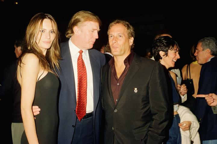 Epstein junto a Donald Trump y Melania