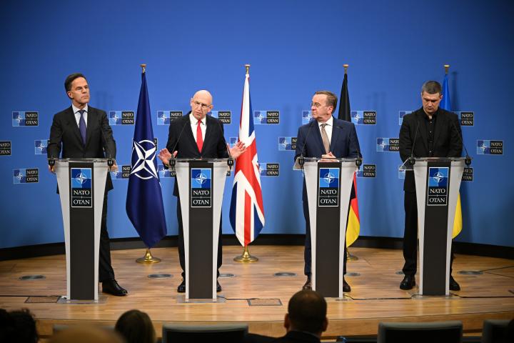 Mark Rutte, Secretario General de la OTAN, John Healey, Secretario de Estado de Defensa británico, Boris Pistorius, Ministro Federal de Defensa de Alemania, y Mykhailo Fedorov, Ministro de Defensa de Ucrania.