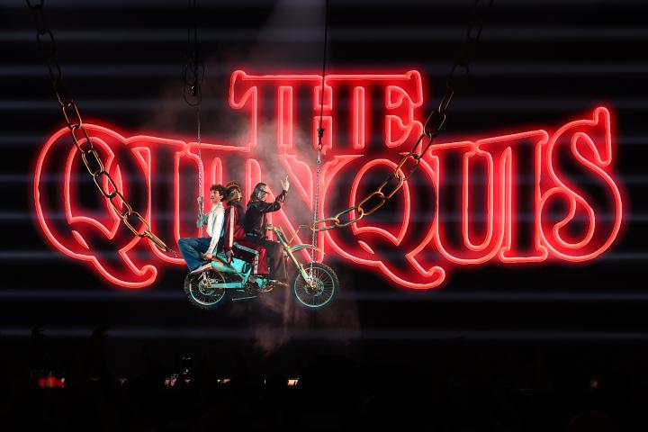 The Quinquis durante su actuación en el Benidorm Fest.