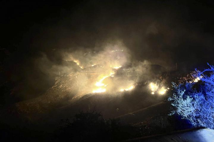 Incendio declarado esta noche en el paraje natural de Cabo Tiñoso, en la costa de Cartagena (Murcia)