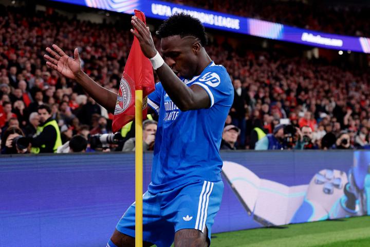 Vinicius celebra su gol