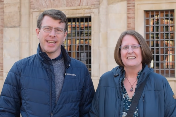 Heather y Jake, pareja estadounidense que reside en Córdoba.