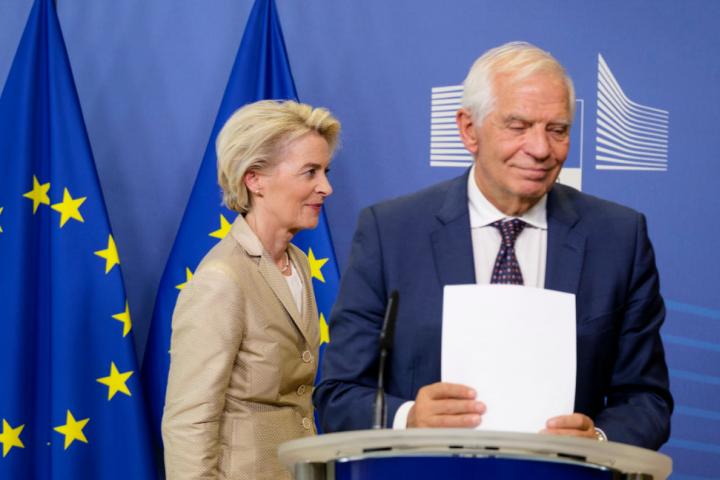 Josep Borrel y Ursula von der Leyen, juntos durante una comparecencia hace unos años