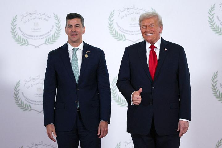 Santiago Peña, junto a Donald Trump