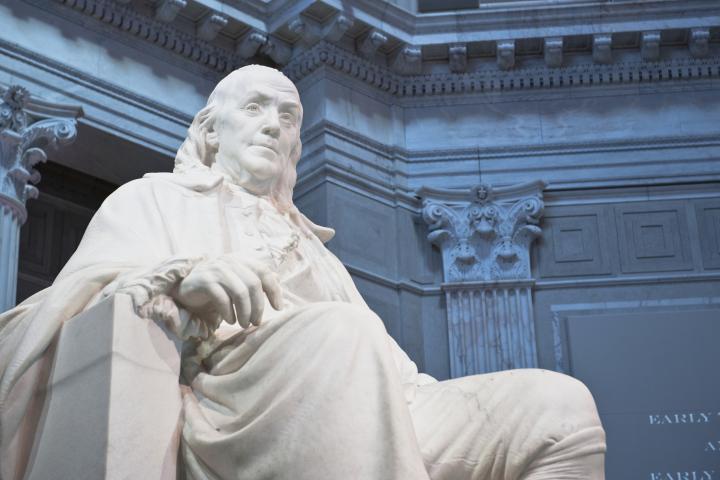 Escultura de Benjamin Franklin.
