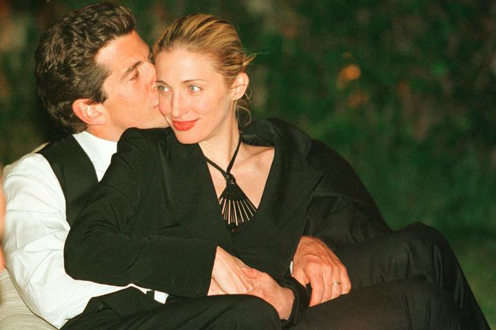 John F. Kennedy Jr. y Carolyn Bessette-Kennedy, en mayo de 1999