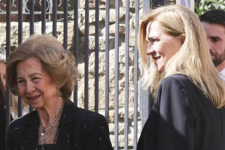La reina Sofía y la infanta Cristina en el homenaje a Irene de Grecia a los 40 días de su muerte