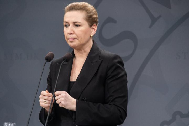 Primera ministra de DInamarca, Mette Frederiksen durante ua rueda de prensa