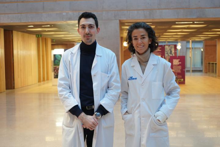 La Dra. Pozo Rosich y el Dr. Caronna