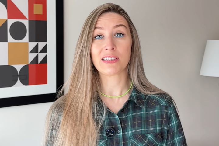 Spian Sprinkles, creadora de contenido kazaja, habla sobre el castellano.