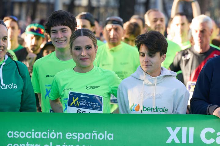 Verdelis, junto a la marchadora María Pérez, en la salida de una carrera en Madrid