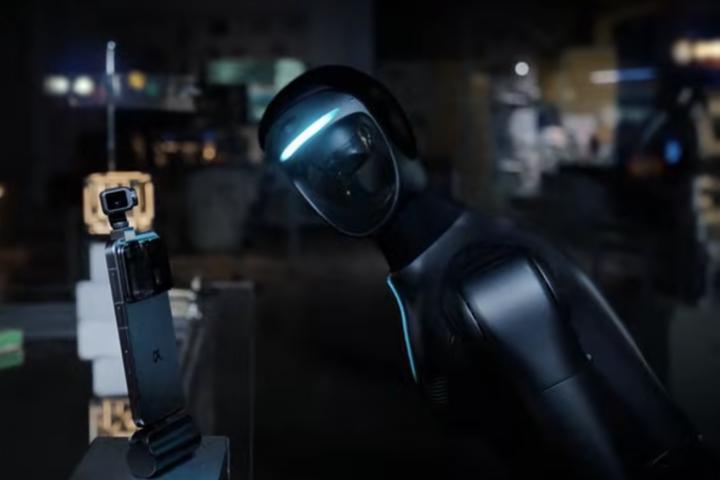 El Honor Robot Phone y el primer humanoide.