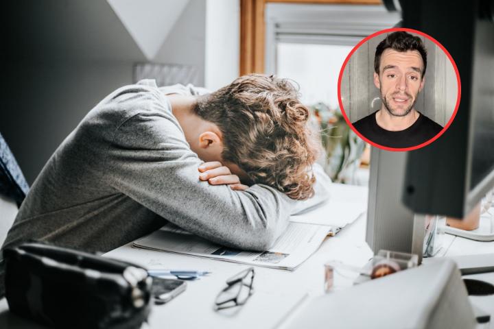 George, profesor, habla de los alumnos que se han quejado de que les mande deberes tras terminar el trimestre.