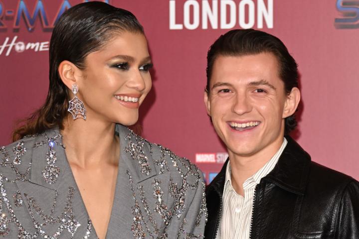 Zendaya y Tom Holland en un photocall en diciembre de 2021.