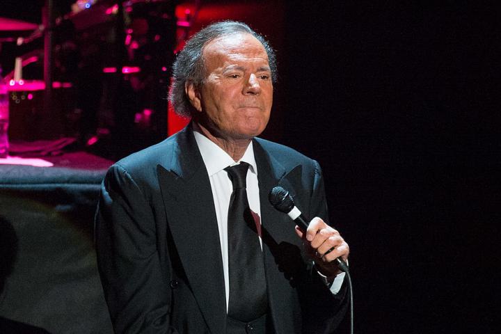Julio Iglesias durante una actuación en 2014.