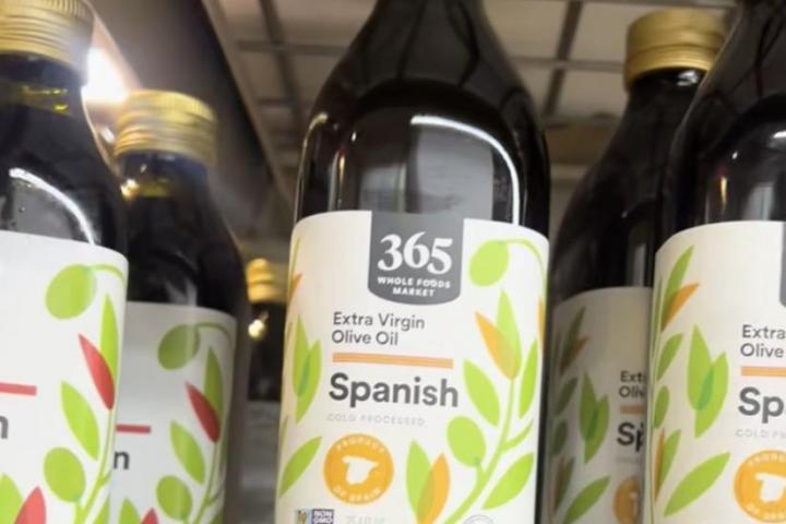 Aceite de oliva en un supermercado estadounidense.