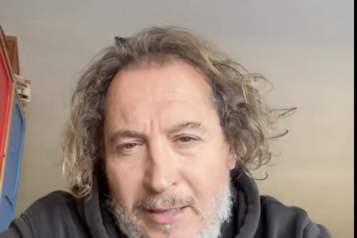 Alejandro pide cita en el médico para una resonancia y se lleva una buena sorpresa por la hora.