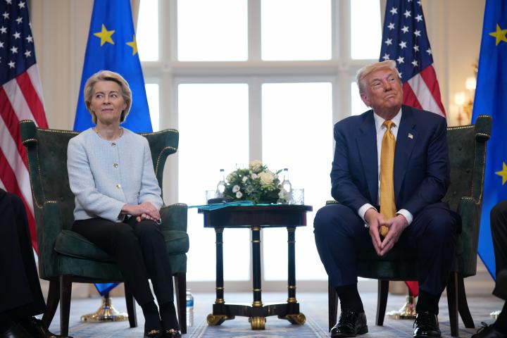 Presidenta de la Comisión Europea, Ursula von der Leyen, y el presidente de EEUU, Dondald Trump.