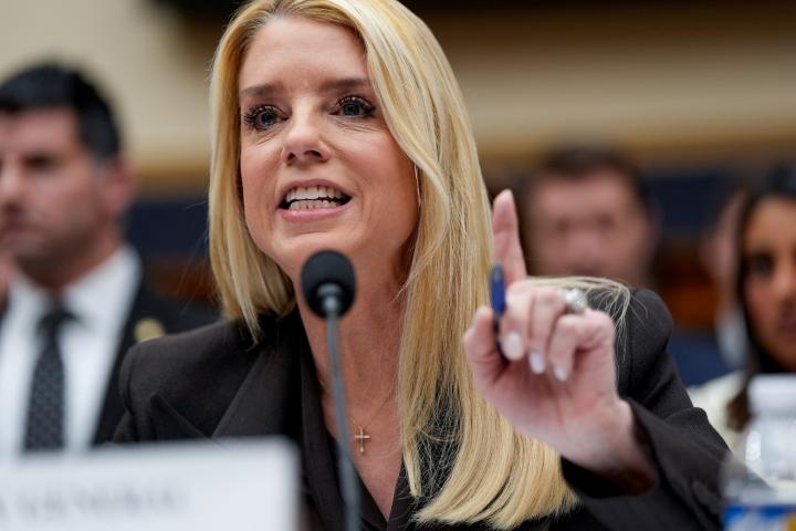 La fiscal general de EEUU, Pam Bondi, en una audiencia del Comité Judicial de la Cámara de Representantes sobre la supervisión del Departamento de Justicia, el 11 de febrero de 2026.