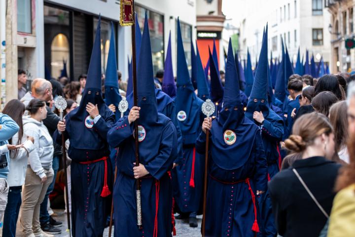 Nazarenos en la Semana Santa de Sevilla